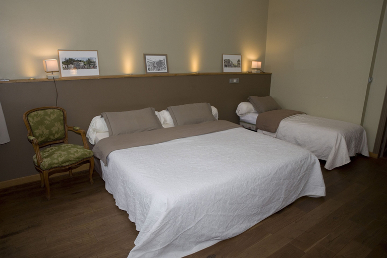 Bedroom 4, Apostrophe, Aude