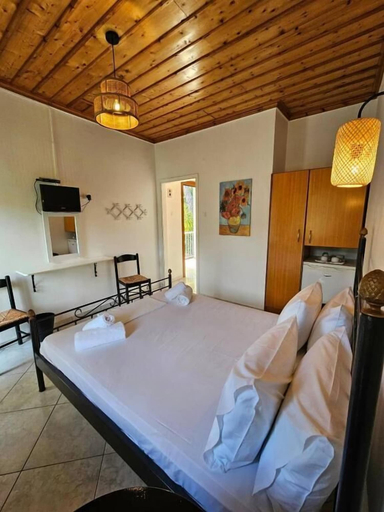 Bedroom 4, Pine Trees, Thessaly