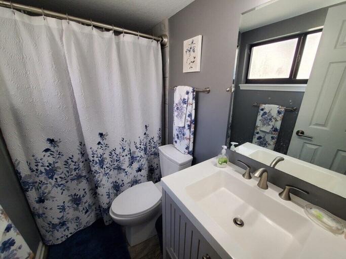 Bathroom 4, Ocean Villas 6, Saint Johns