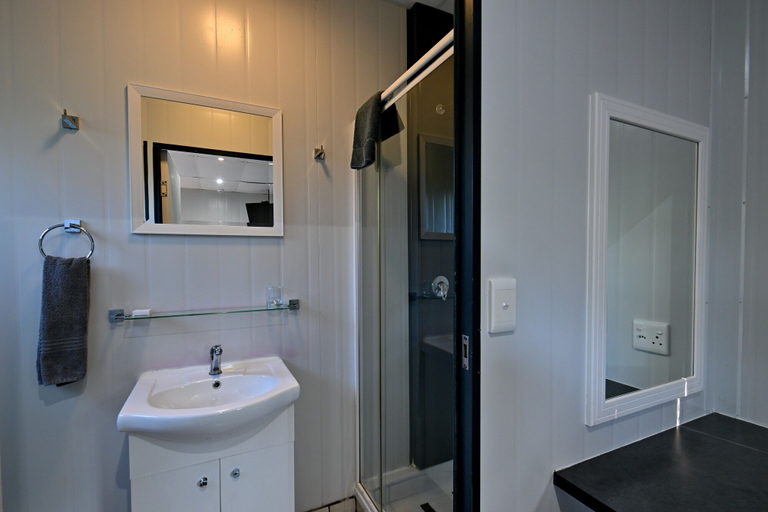 Bathroom 4, Sleepover Kruger Gate, Ehlanzeni