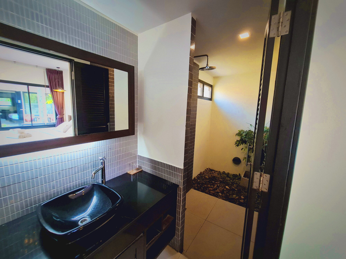 Bathroom 5, Chidlom Resort, Muang Phetchaburi