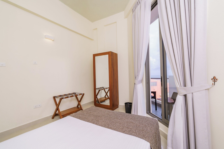 Bedroom 2, Marine Suites, Thimbirigasyaya