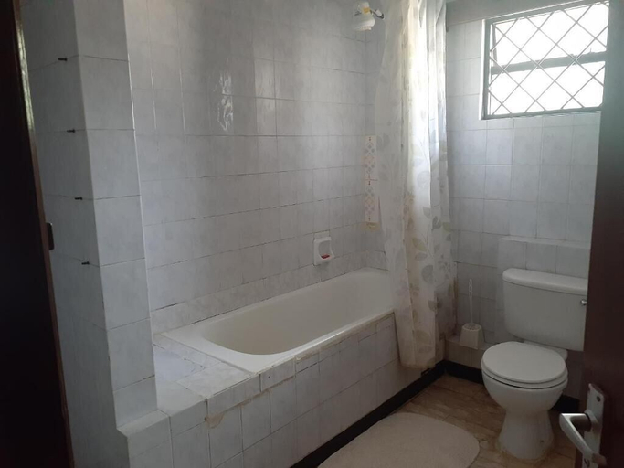 Bathroom 18