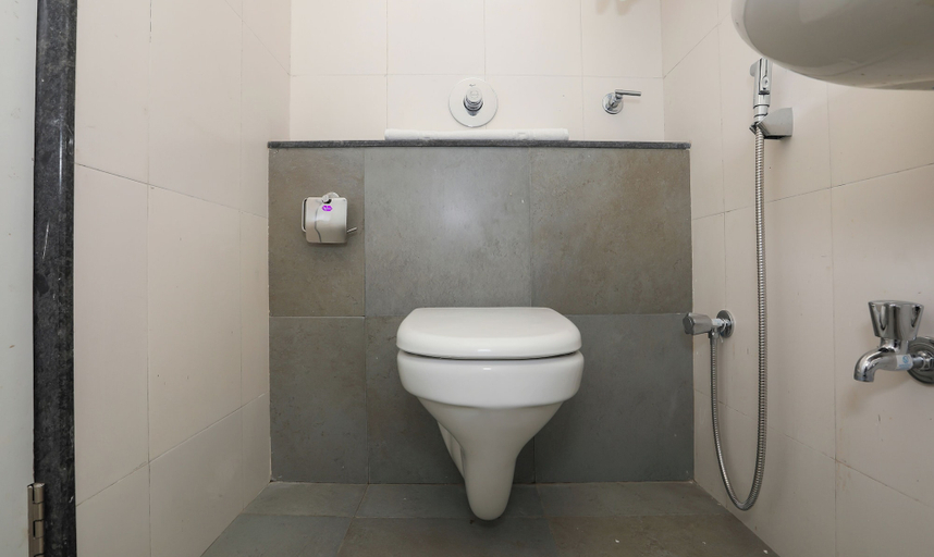 Bathroom 4, Treebo Sapphire Studio, Nashik