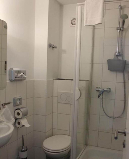Bathroom 4, Pension Mavi, Rastatt