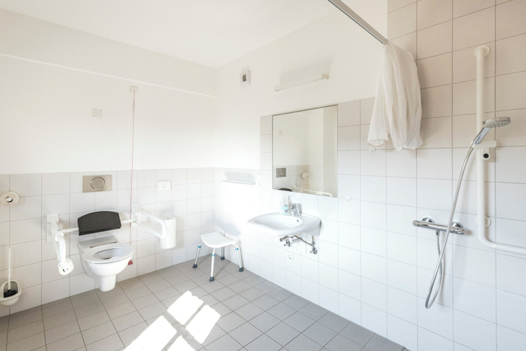 Bathroom 5, Jugendherberge Dinkelsbühl - Youth Hostel, Ansbach