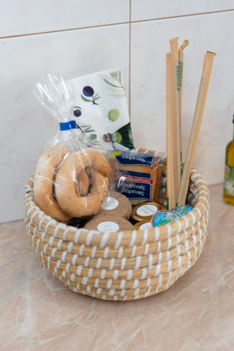 Food & Drinks 4, Studios Mirtia, South Aegean