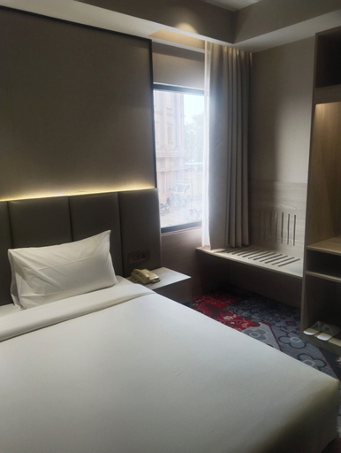 Bedroom 3, Crystal Inn, Agra