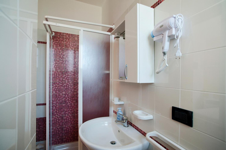Bathroom 5, B&B DonnaLina, Lecce