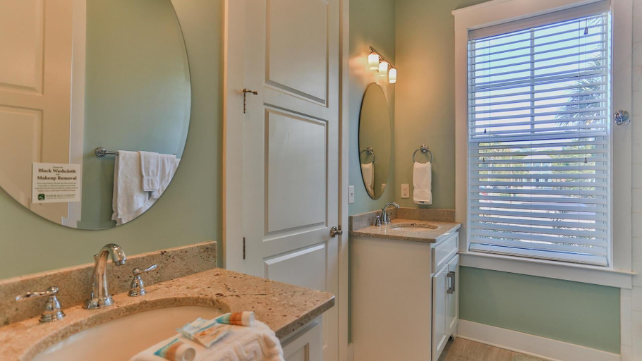 Bathroom 4, Family Ties, Walton