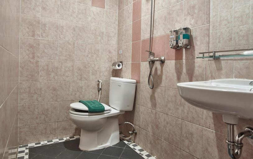 Bathroom 4