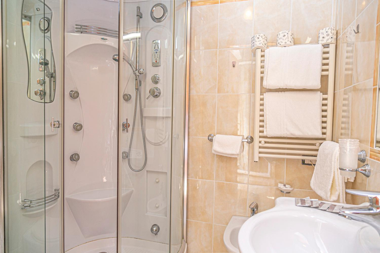 Bathroom 3, Hotel Ambasciatori, Rimini