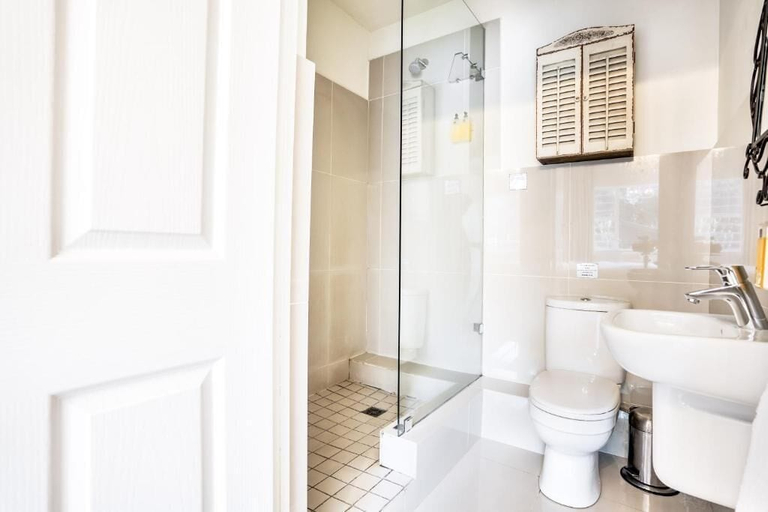 Bathroom 4, Avemore Vredehof No 1- with backup power, Cape Winelands