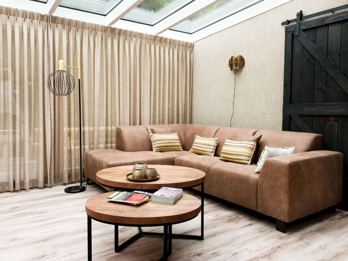 Living area 2, Luxury Holiday Home With Sauna in Vlagtwedde, Vlagtwedde