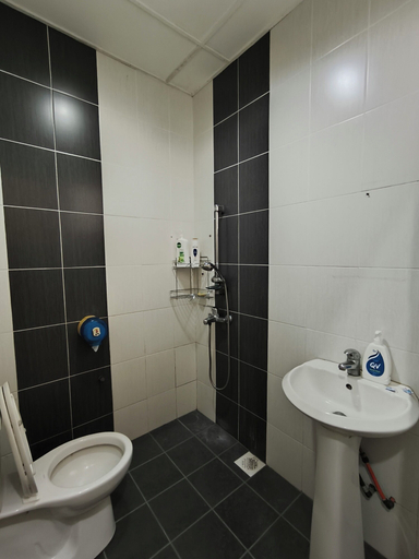 Bathroom 4, Natol Homestay - Moyan Batu Kawa, Kuching