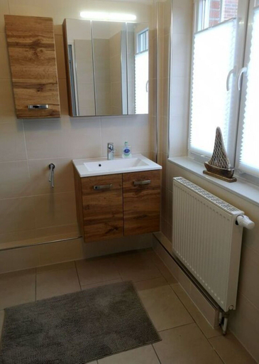 Bathroom 2, \"seagull Street\" 21 Merchant, Friesland