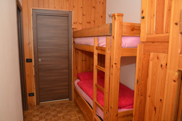 Bedroom 4, Group Apartment, Aosta