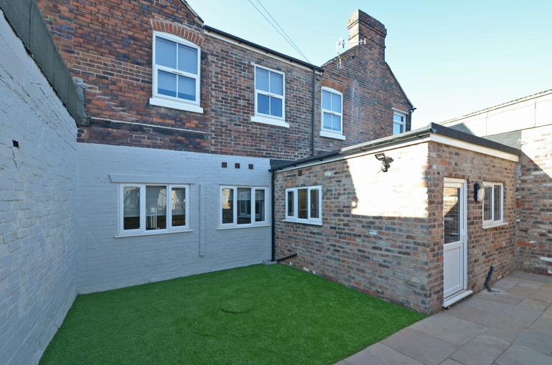 Exterior & Views 2, Townhouse Plus @ London Road Stoke, Stoke-on-Trent