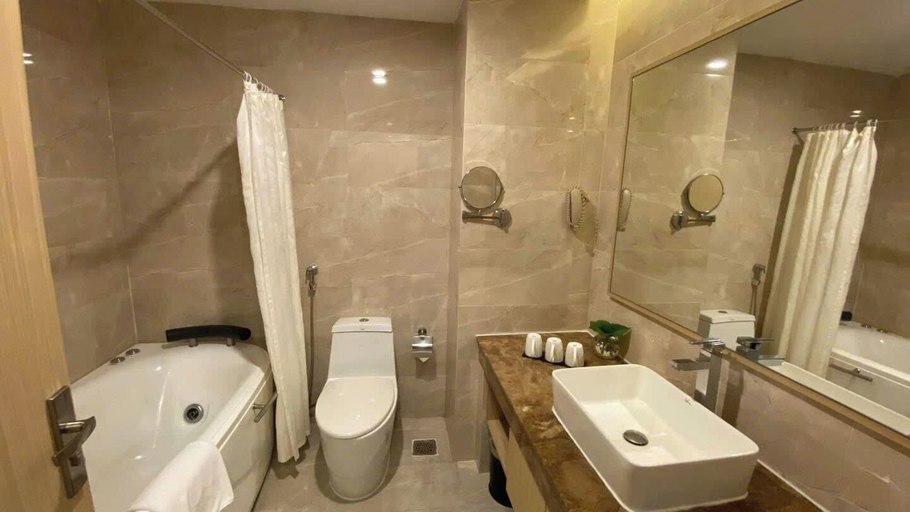 Bathroom 5, Muong Thanh Quy Nhon Hotel, Qui Nhơn