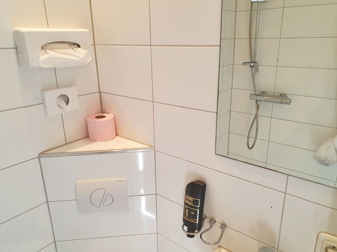 Bathroom 4