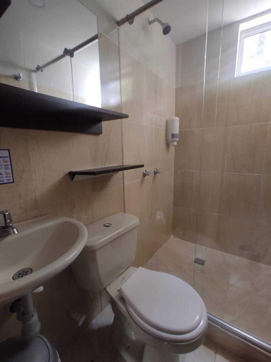 Bathroom 3, Bosques de la pradera, Neira