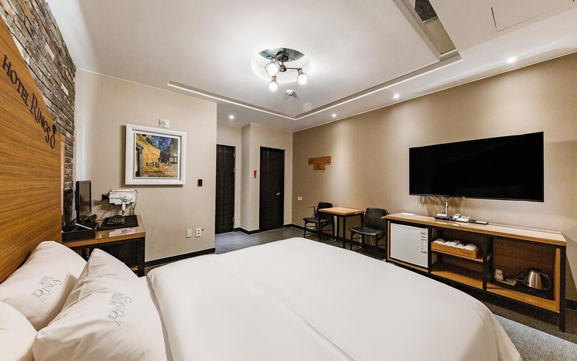 Bedroom 3, Rings Hotel, Gunsan