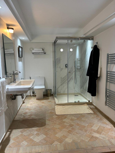 Bathroom 2, Dar Al Miraaj, Rabat