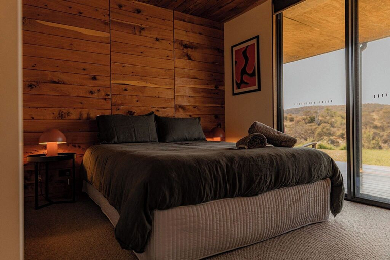 Bedroom 3, Swan River Sanctuary, Glamorgan-Spring Bay