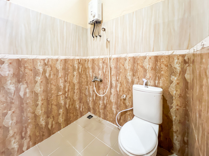 Bathroom, RedDoorz @ Dieng 0KM, Wonosobo