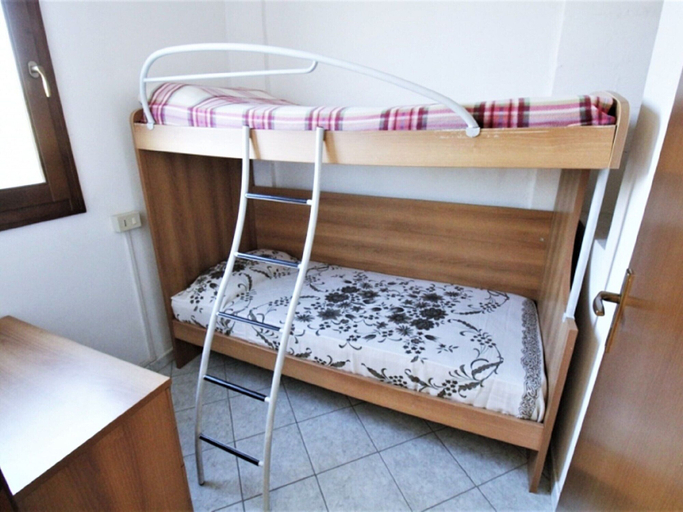 Room 5, Holiday Home in Rosolina Mare Near Beach, Rovigo