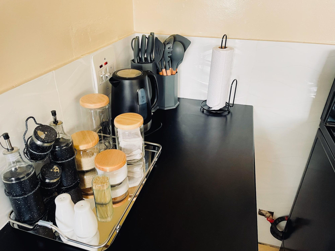 Room 3, Immaculate Home in Avondale West - 2166, Harare