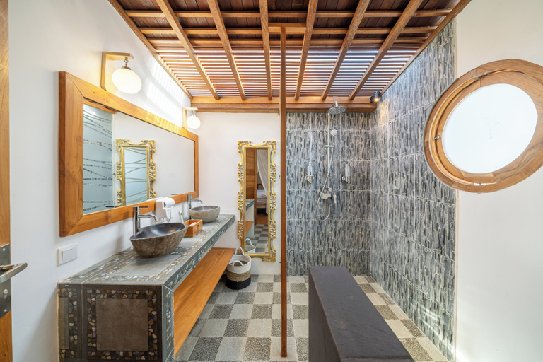Bathroom 7