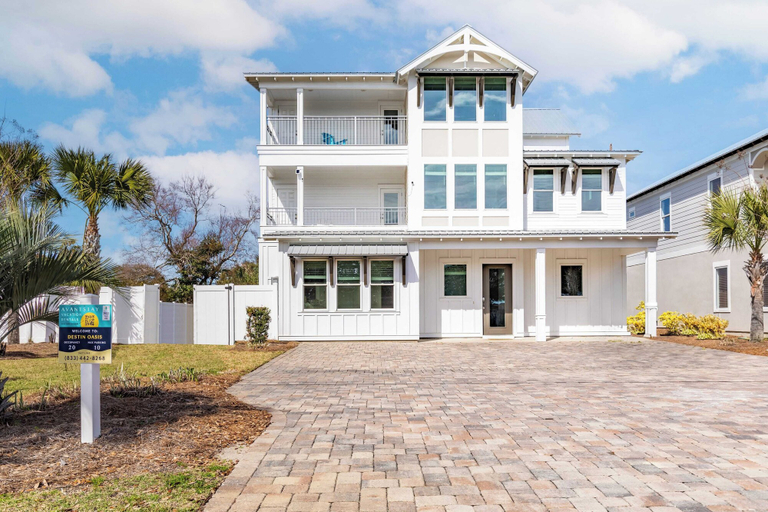 Exterior & Views 2, Destin Oasis by Avantstay Outdoor Kitchen, Game Room & Pool!, Okaloosa