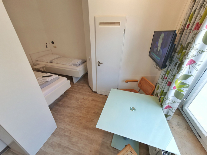 Bedroom 23