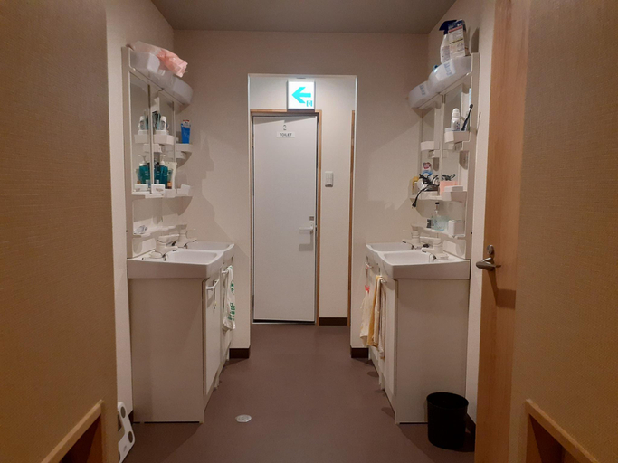 Bathroom 4, Kiyama Dormitory, Ishigaki