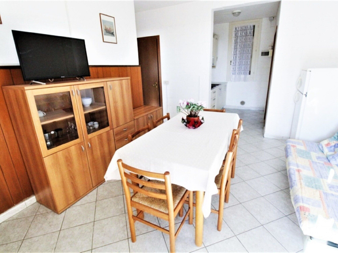 Living room 4, Holiday Home in Rosolina Mare Near Beach, Rovigo