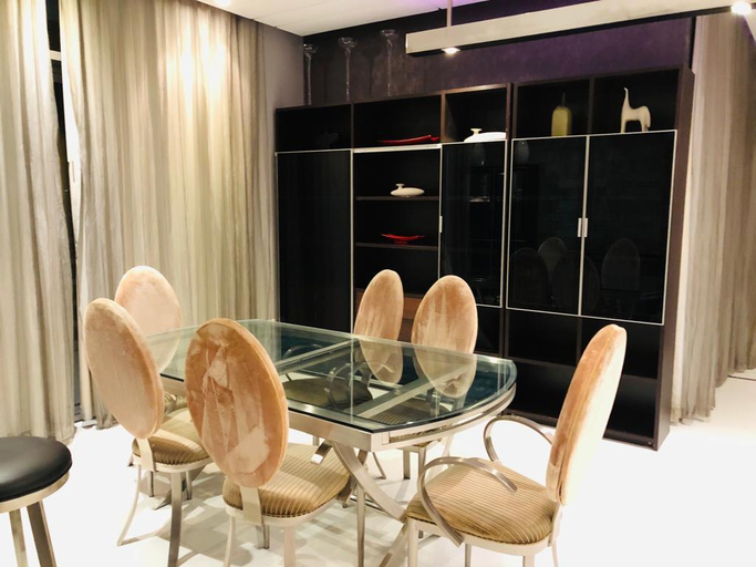 Dining Room 8