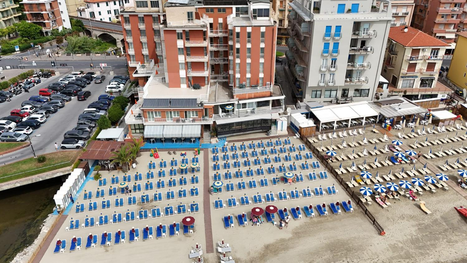 Others 4, Hotel & Residence Stella Maris, Savona