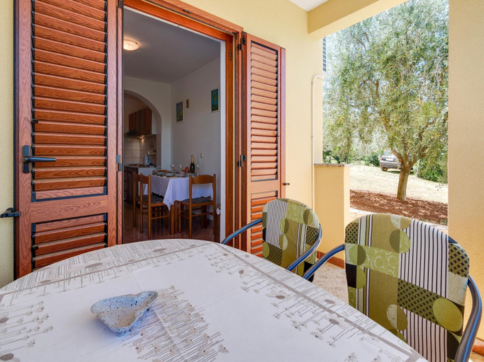 Others 5, Secluded Apartment in Poreč with Garden, Poreč
