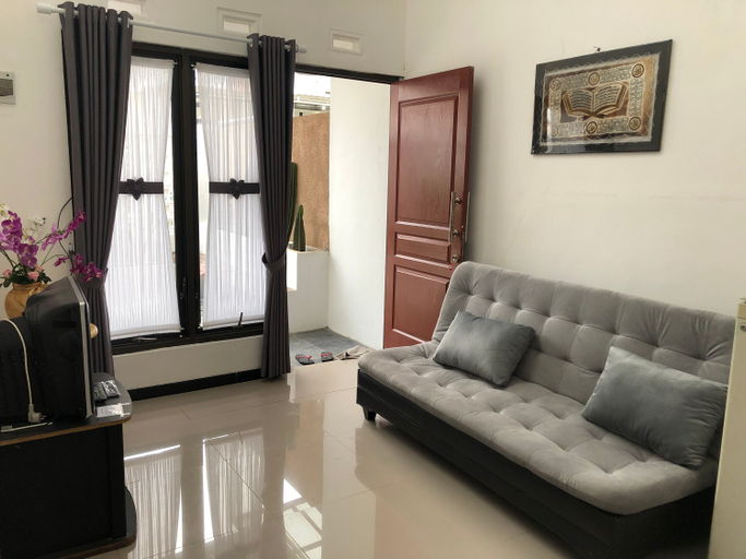 Others 5, Homestay Syariah Orchard Family D30, Malang