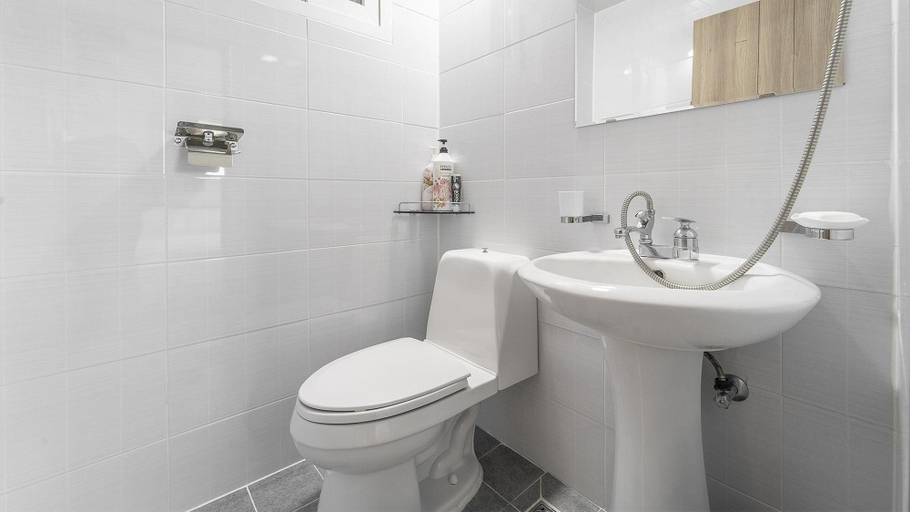 Bathroom, Yeongheungdo Ttobagi Pension, Ongjin