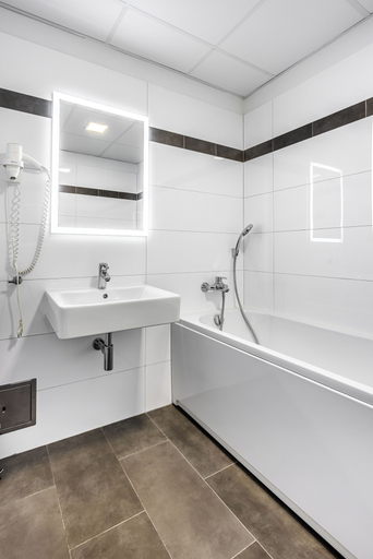 Bathroom 4, Hotel Arcade, Banská Bystrica