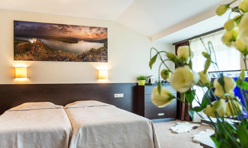 Bedroom 3, Perun Lodge Hotel, Bansko