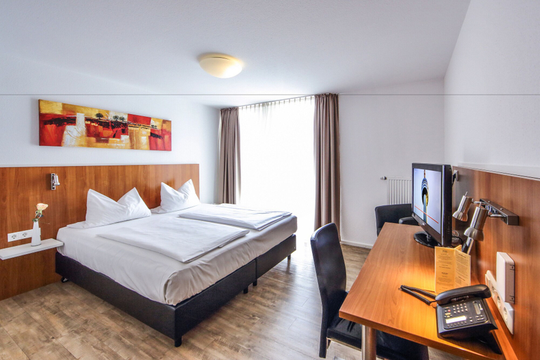 Bedroom 4, ibis Styles Aalen, Ostalbkreis