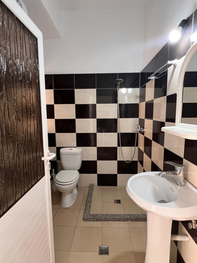 Bathroom, Almer room 2, Vlorës