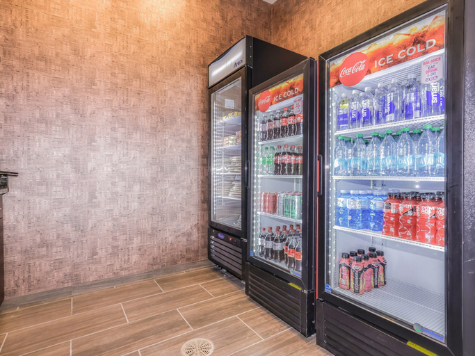 Food & Drinks 5, Cobblestone Hotel & Suites - Rhinelander, Oneida