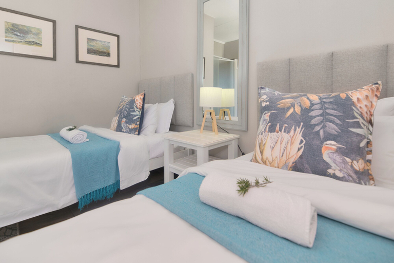 Bedroom 2, Lands Edge Eco Friendly Cottages, Overberg