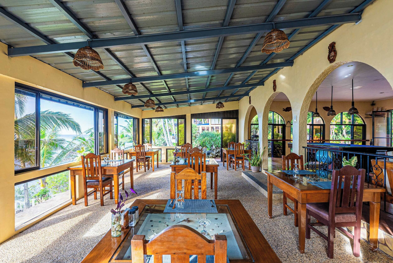 Food & Drinks 5, Blue Star Dive & Resort, Anda