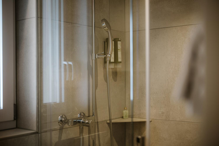 Bathroom 2, Berghotel Engstligenalp Adelboden, Frutigen