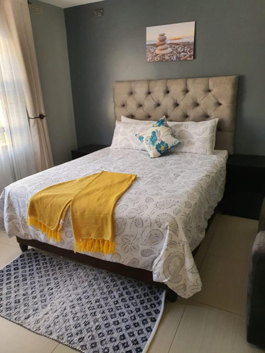 Bedroom 3, Posh 3 Bed Guesthouse in Hillside With Pool - 2039, Bulawayo